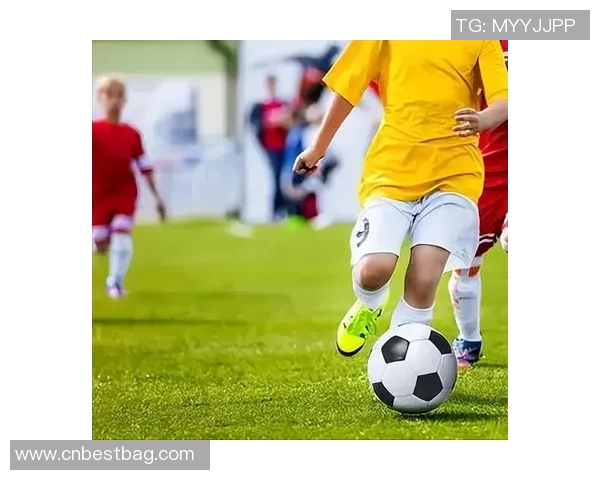 足球星二代拍照技巧大揭秘 父母的基因加持如何让镜头下的他们更具魅力